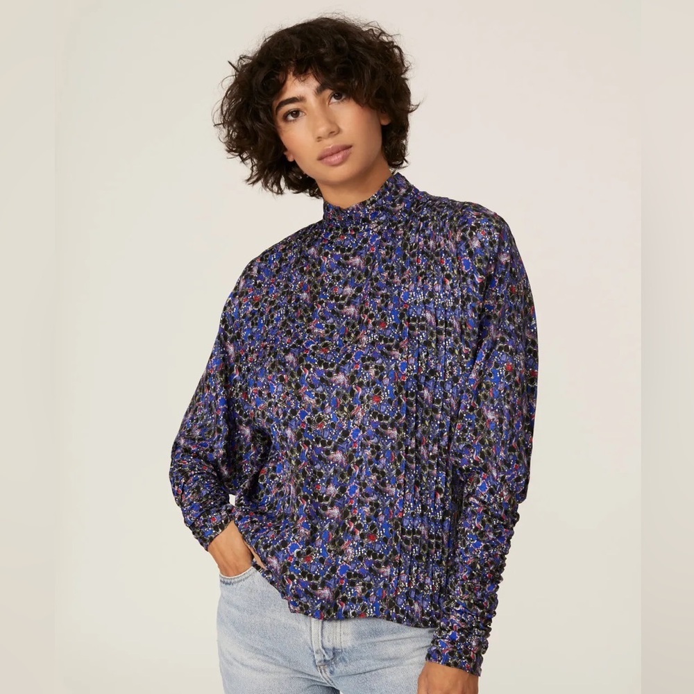 Hunter Bell
Isabel Mock Neck Top